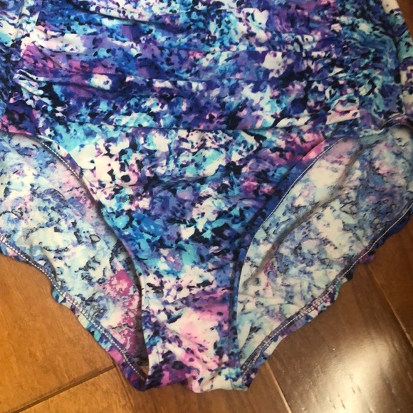 Trimshaper one piece swimsuit - Picture 4 of 10